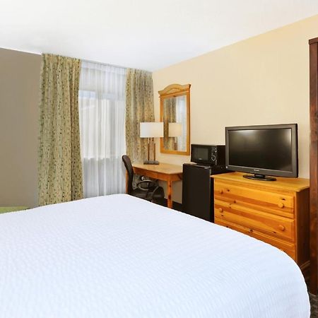 Clarion Hotel Seekonk - Providence Екстериор снимка
