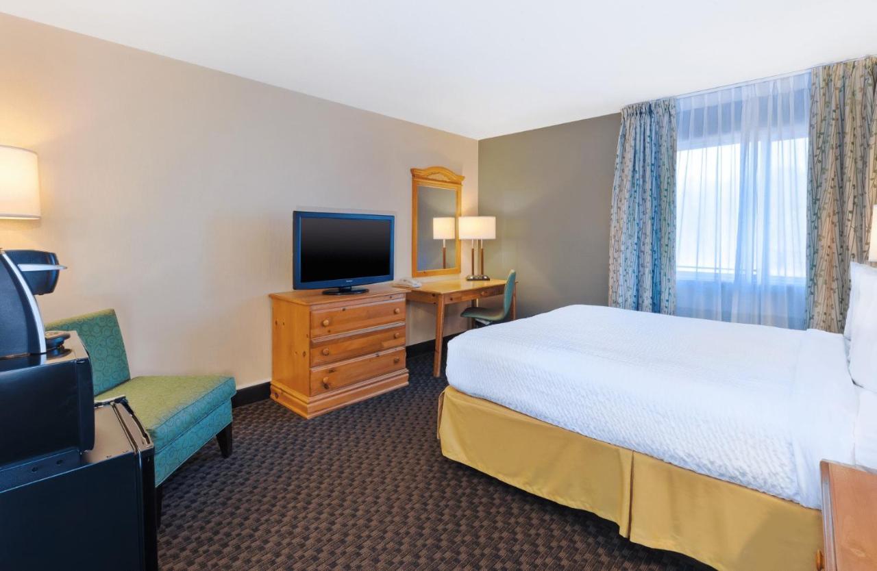 Clarion Hotel Seekonk - Providence Екстериор снимка
