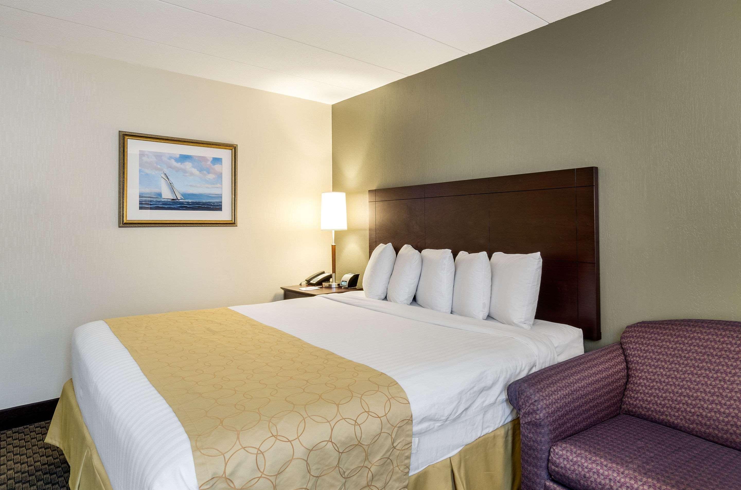 Clarion Hotel Seekonk - Providence Екстериор снимка