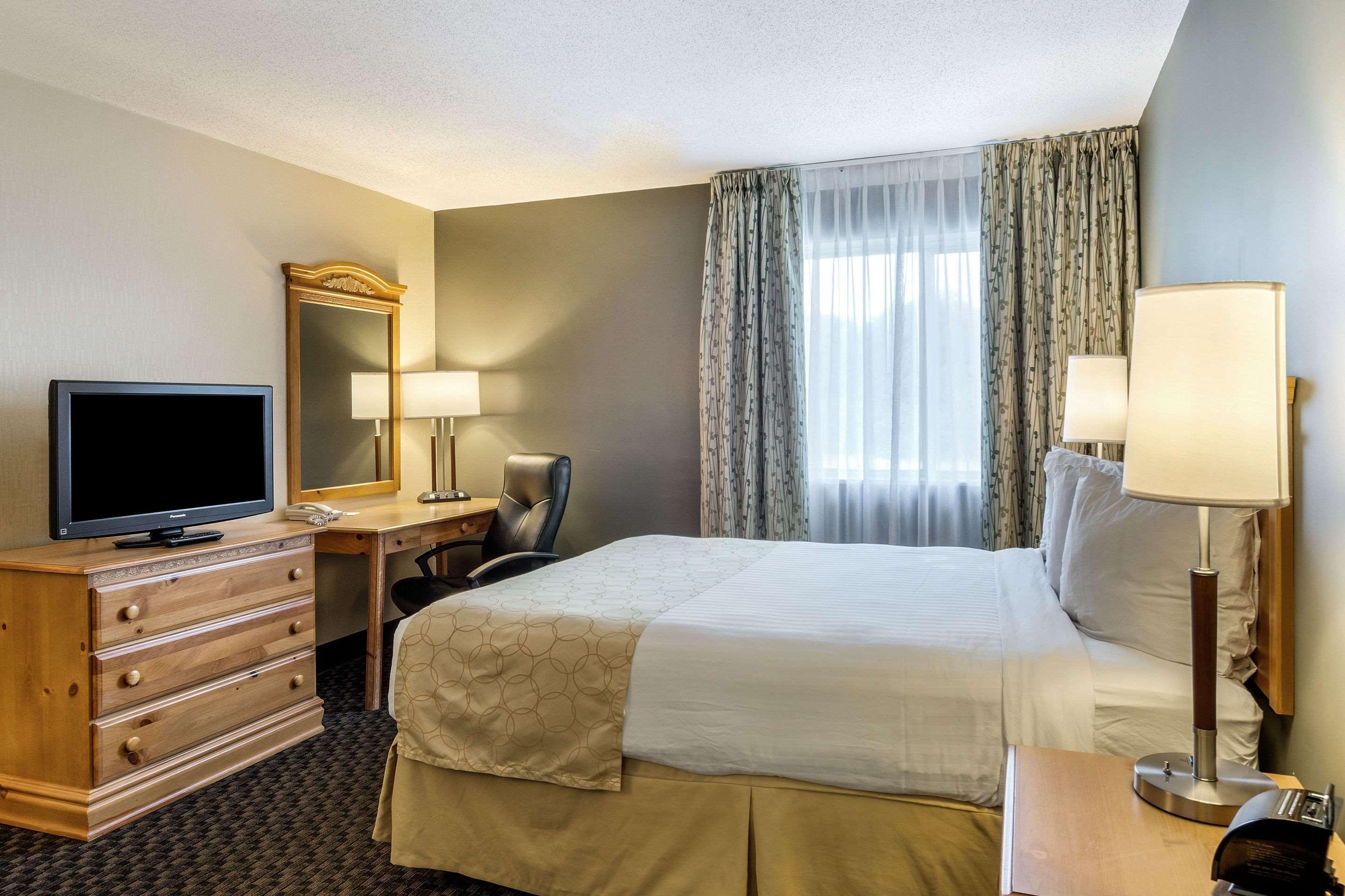 Clarion Hotel Seekonk - Providence Екстериор снимка